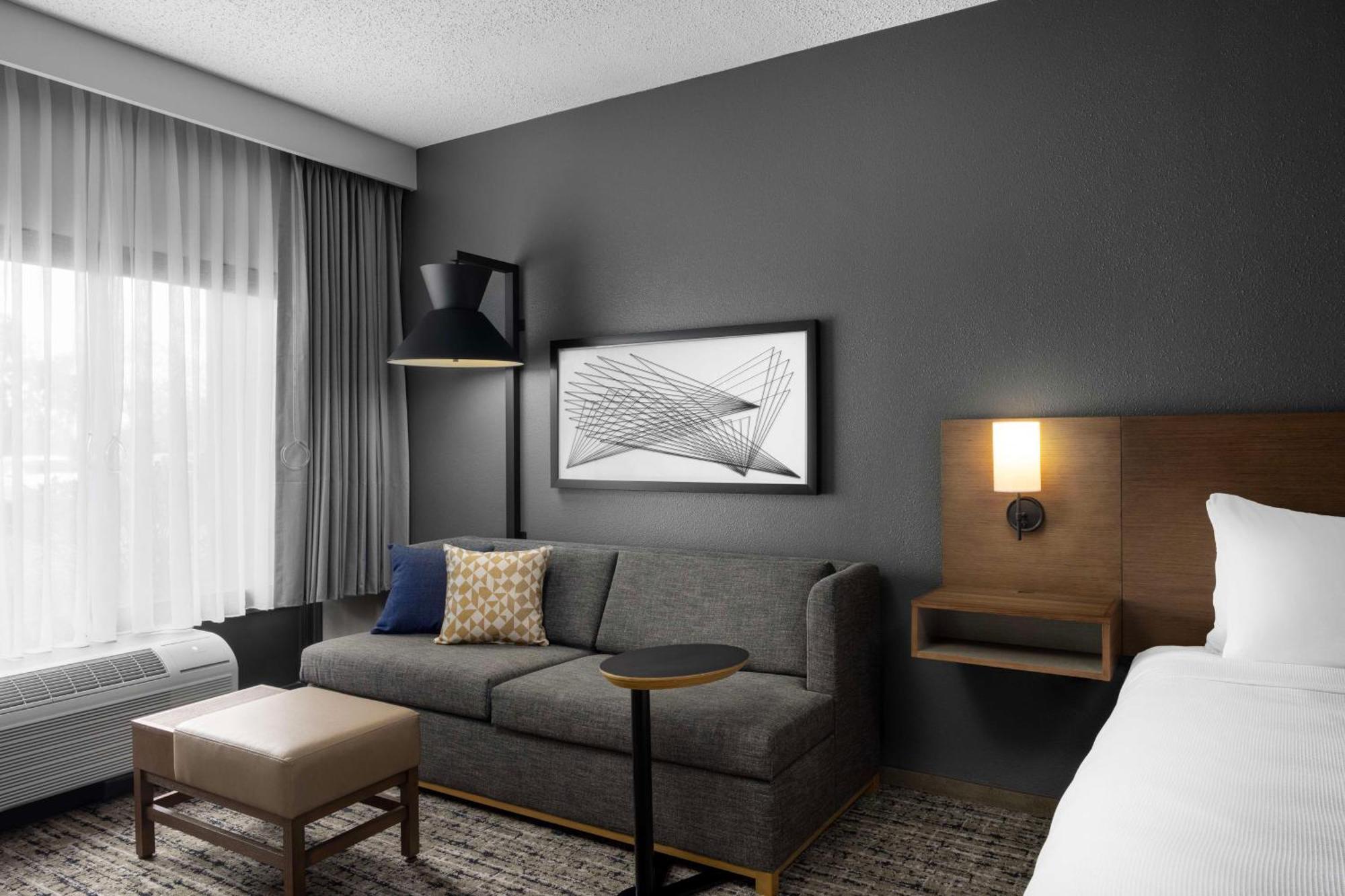 Hyatt Place Riverwalk 3*