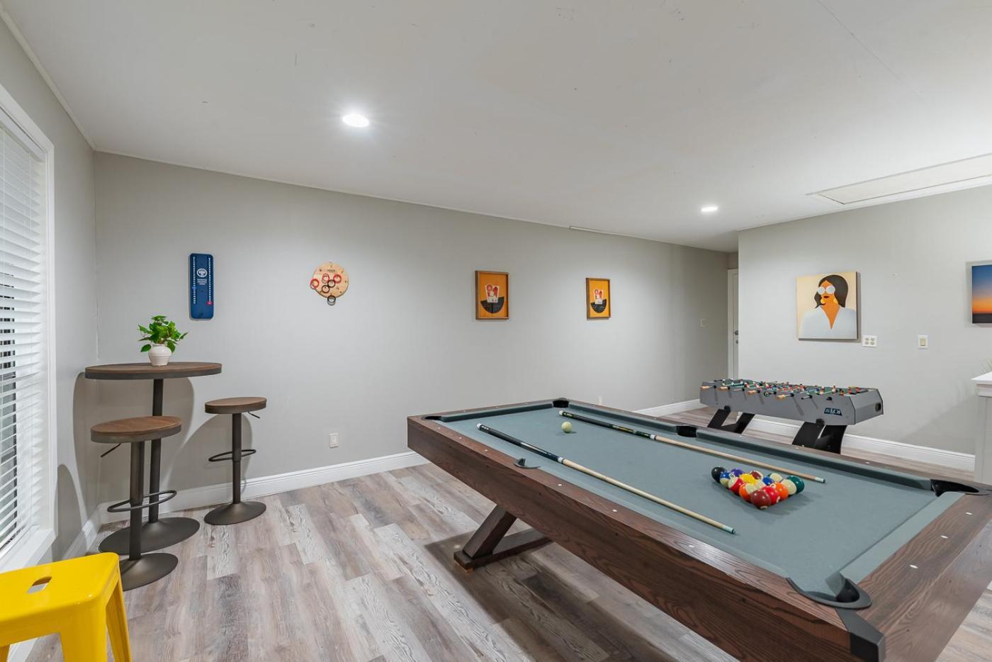 Fun 'n Sun Heated Pool & Gameroom By Fiesta Texas Holiday home *
