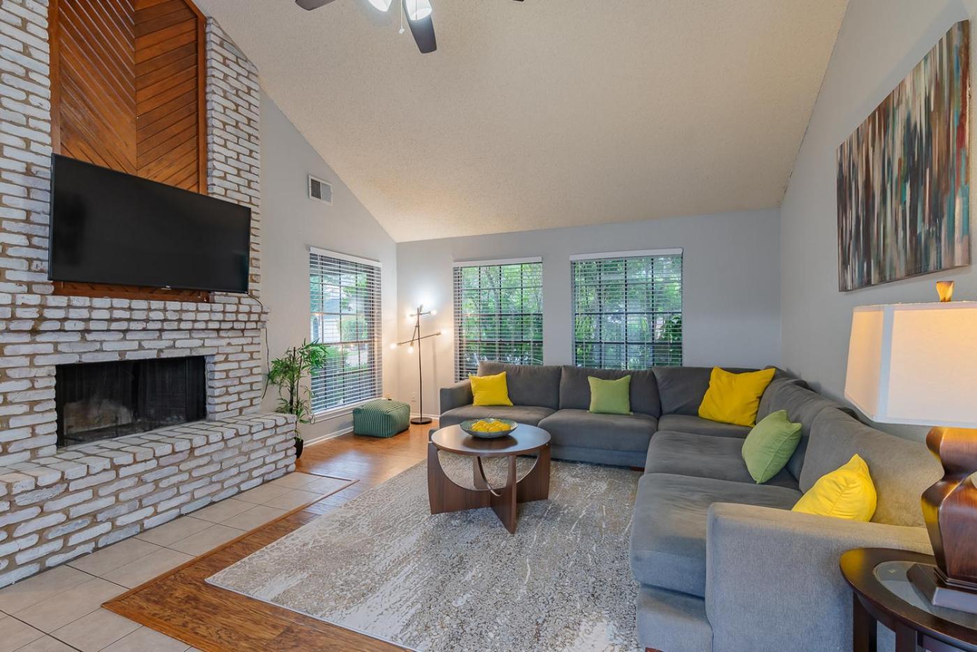 Fun 'n Sun Heated Pool & Gameroom By Fiesta Texas *