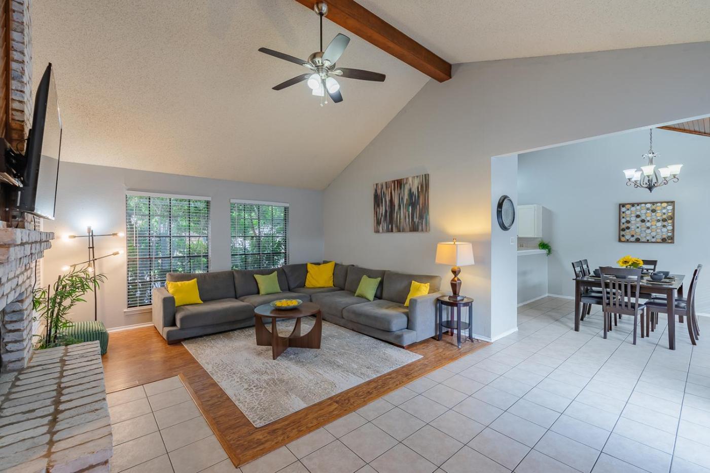 Fun 'n Sun Heated Pool & Gameroom By Fiesta Texas San Antonio