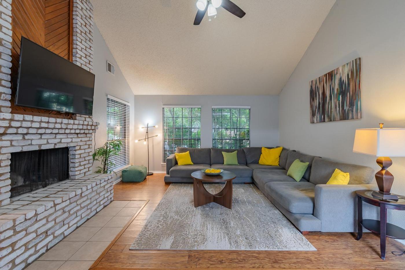 Fun 'n Sun Heated Pool & Gameroom By Fiesta Texas