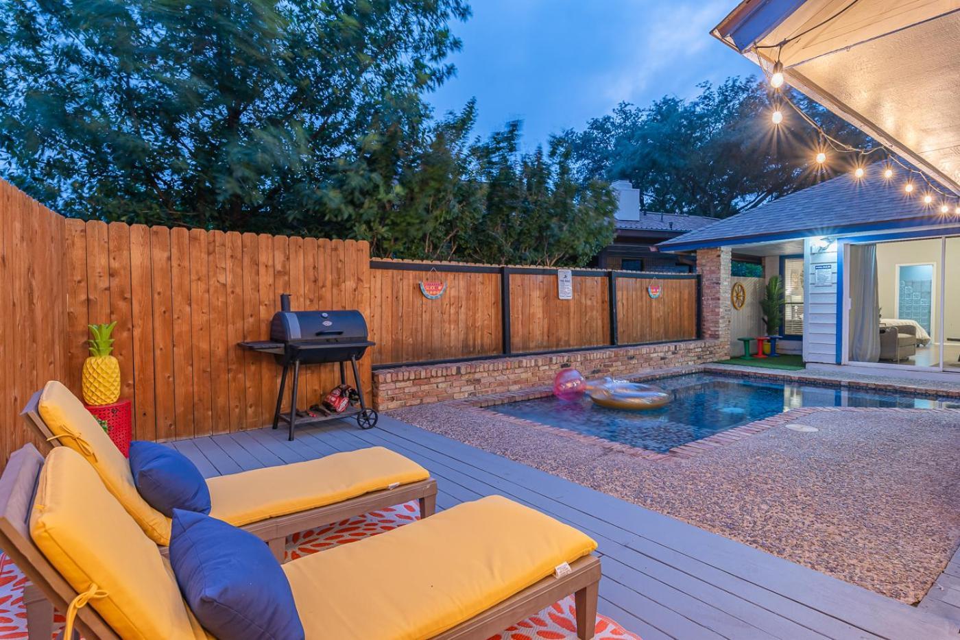Fun 'n Sun Heated Pool & Gameroom By Fiesta Texas San Antonio