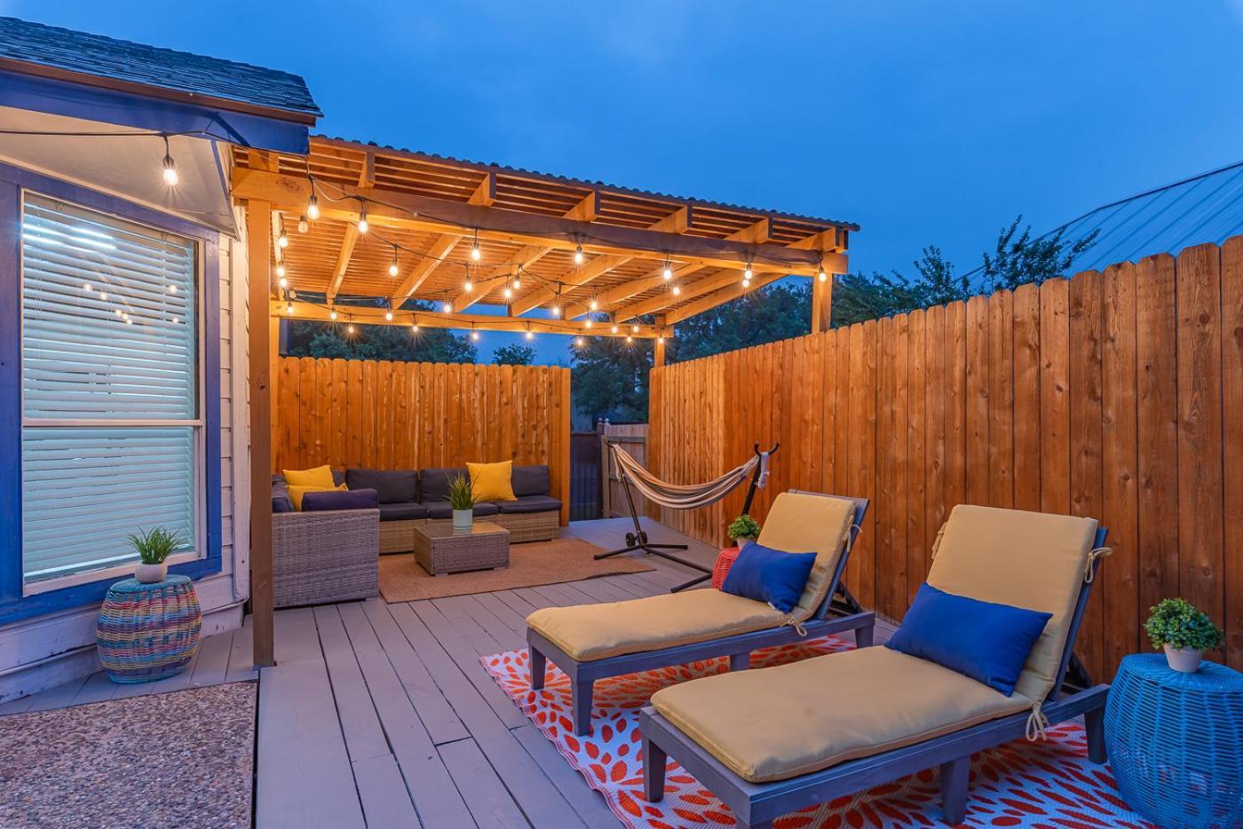 Fun 'n Sun Heated Pool & Gameroom By Fiesta Texas