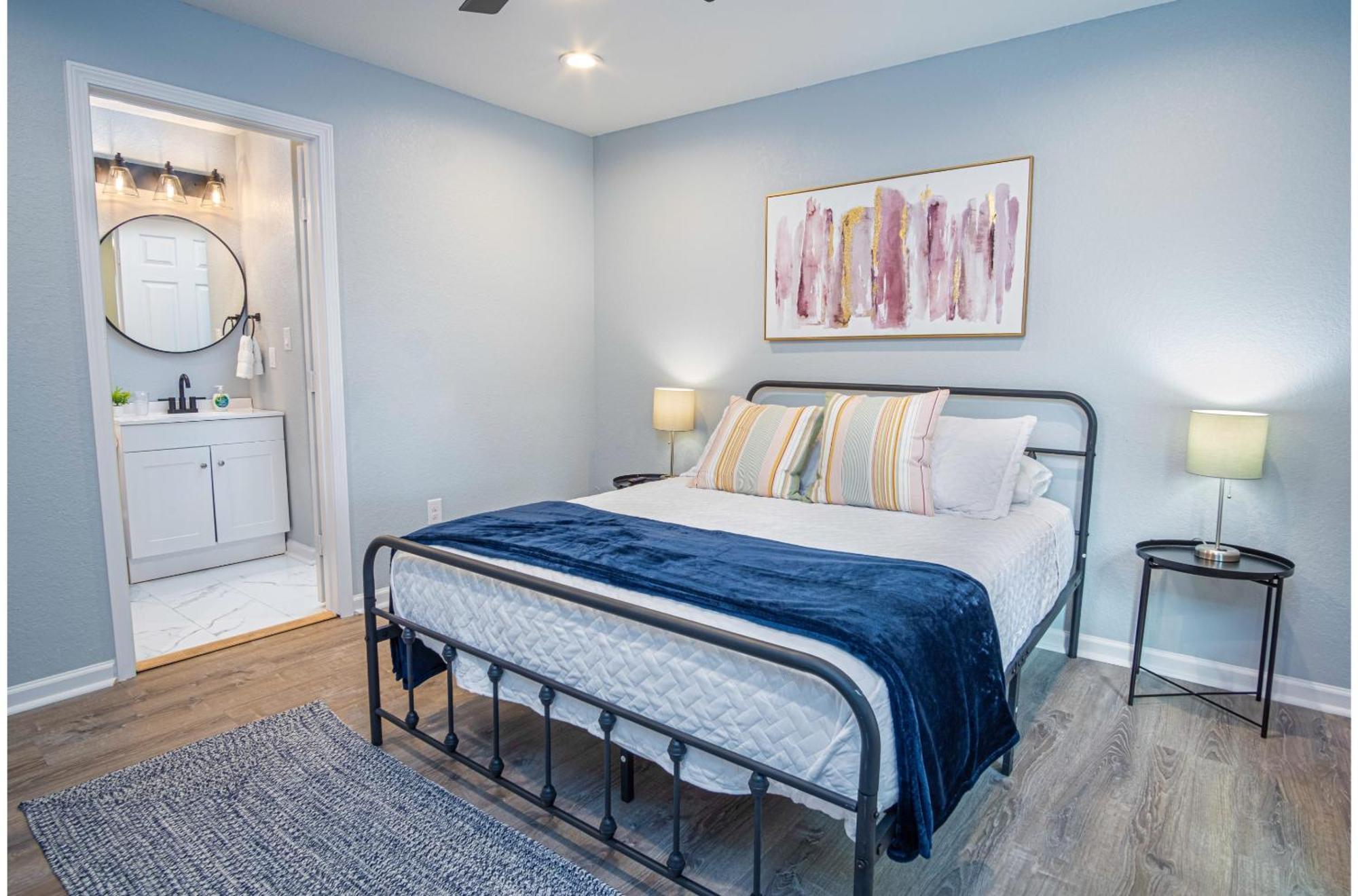 Holiday home Spacious Delightful 4 Bedroom 3 Ba Close To Downtown
