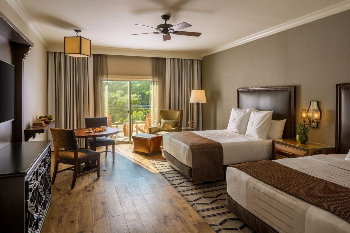 Hotel At La Cantera &