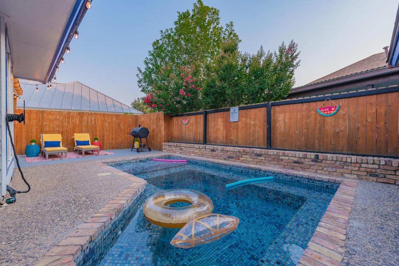 Fun 'n Sun Heated Pool & Gameroom By Fiesta Texas *