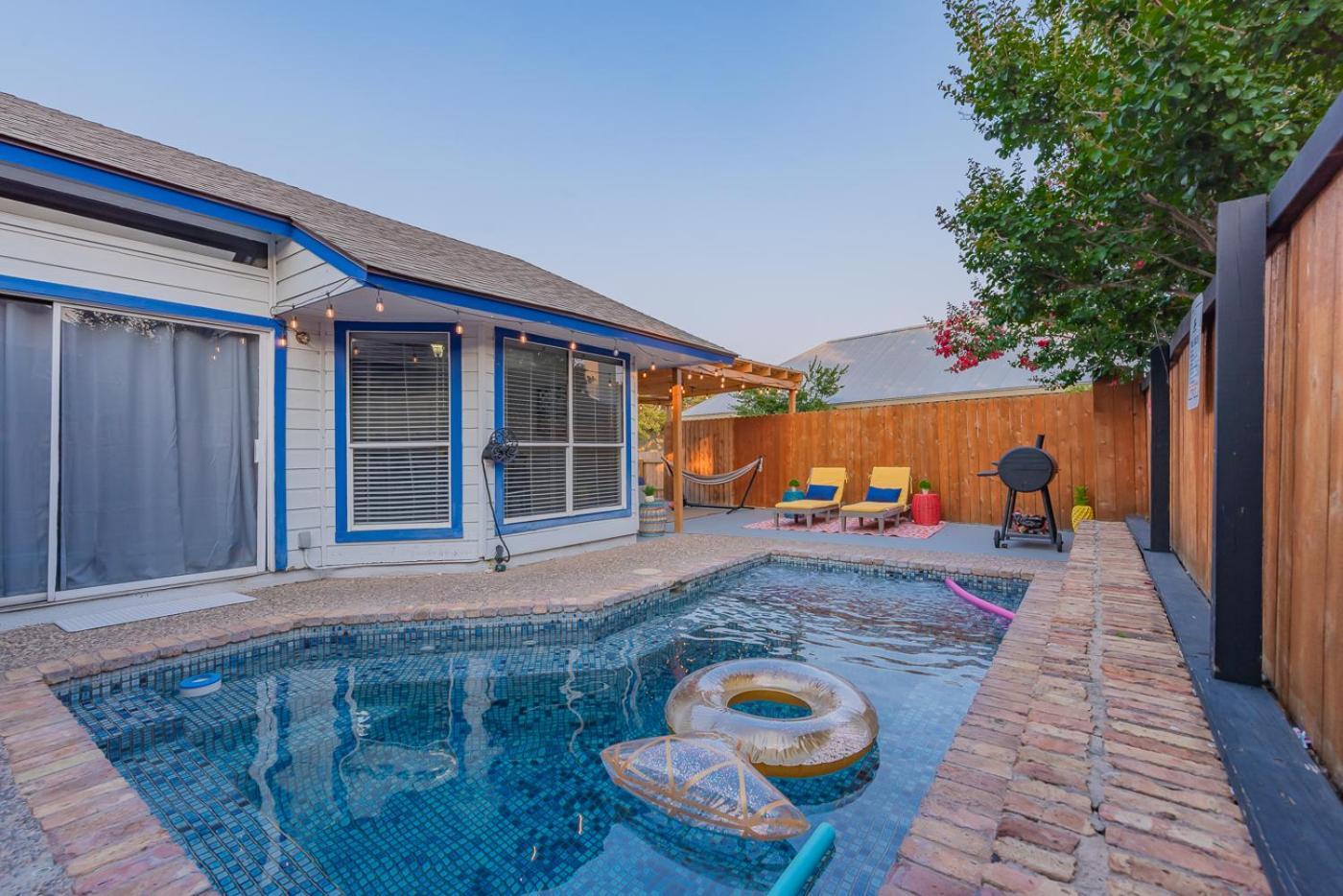 Fun 'n Sun Heated Pool & Gameroom By Fiesta Texas *