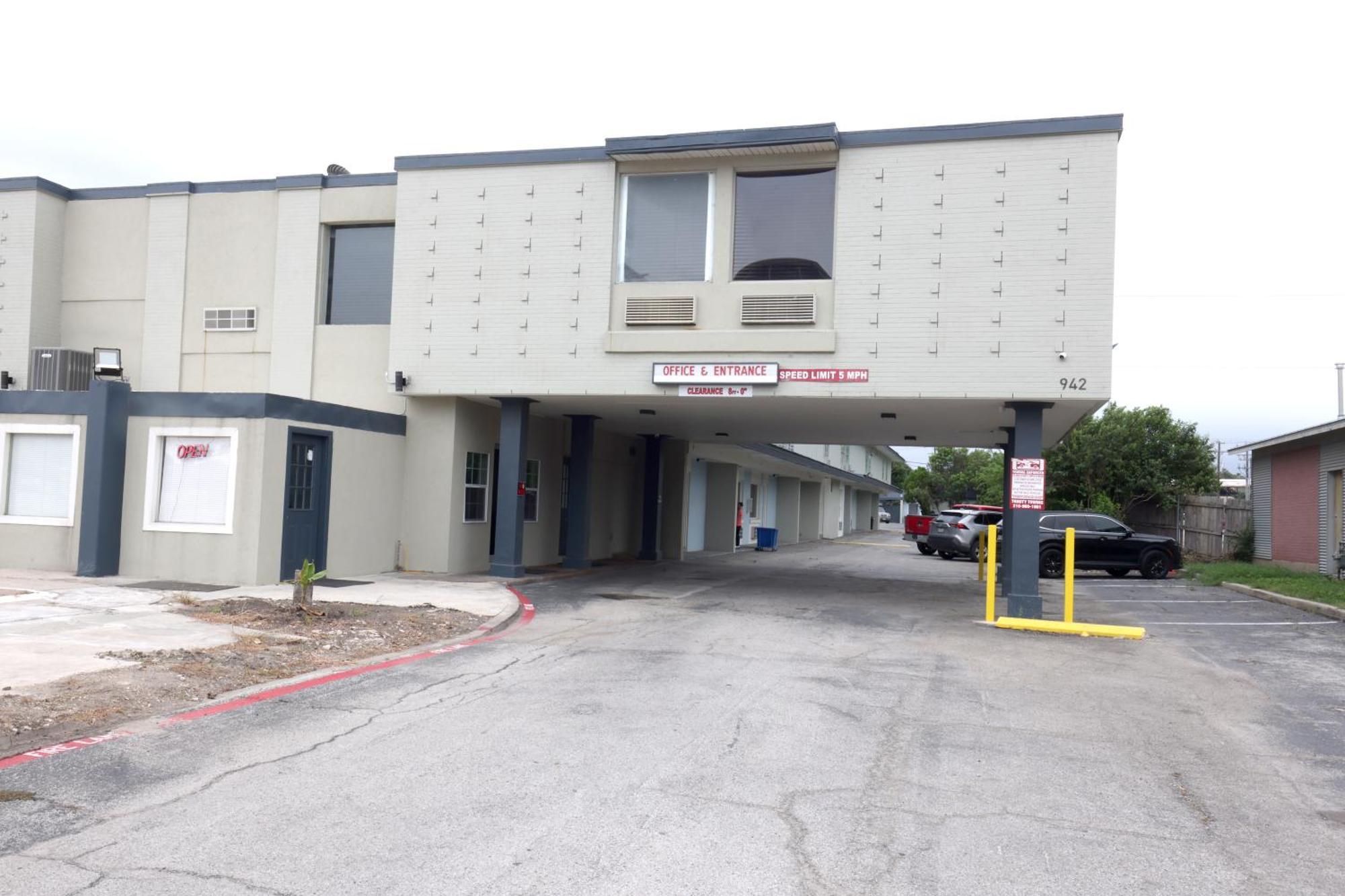 Americas Value Airport South Motel