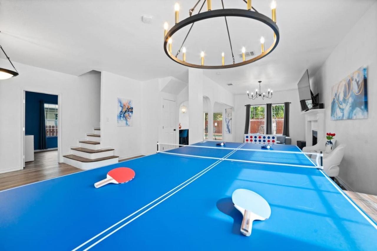 Holiday home Modern 5 Bedroom With Pool And Games