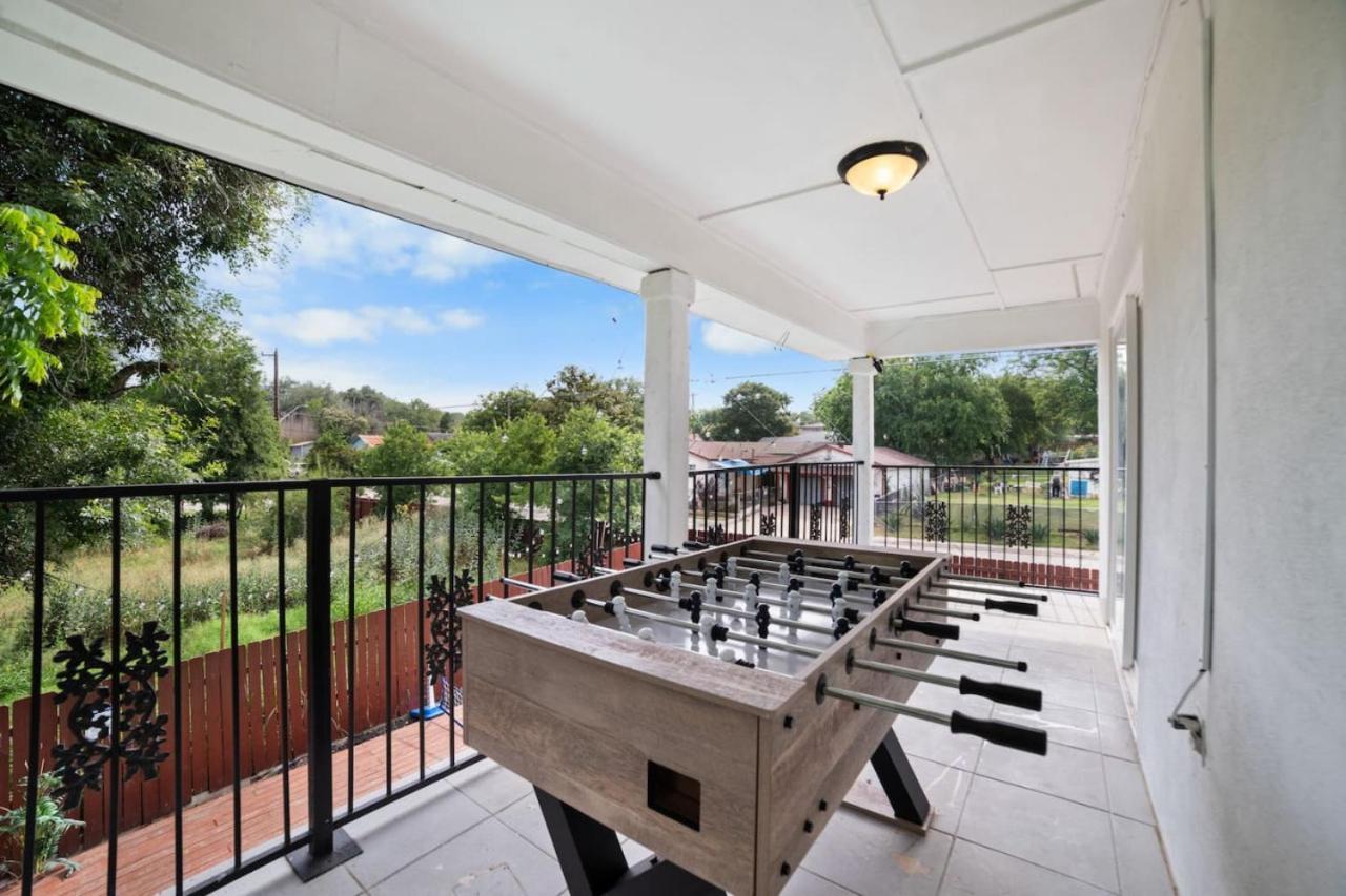 Holiday home Modern 5 Bedroom With Pool And Games *