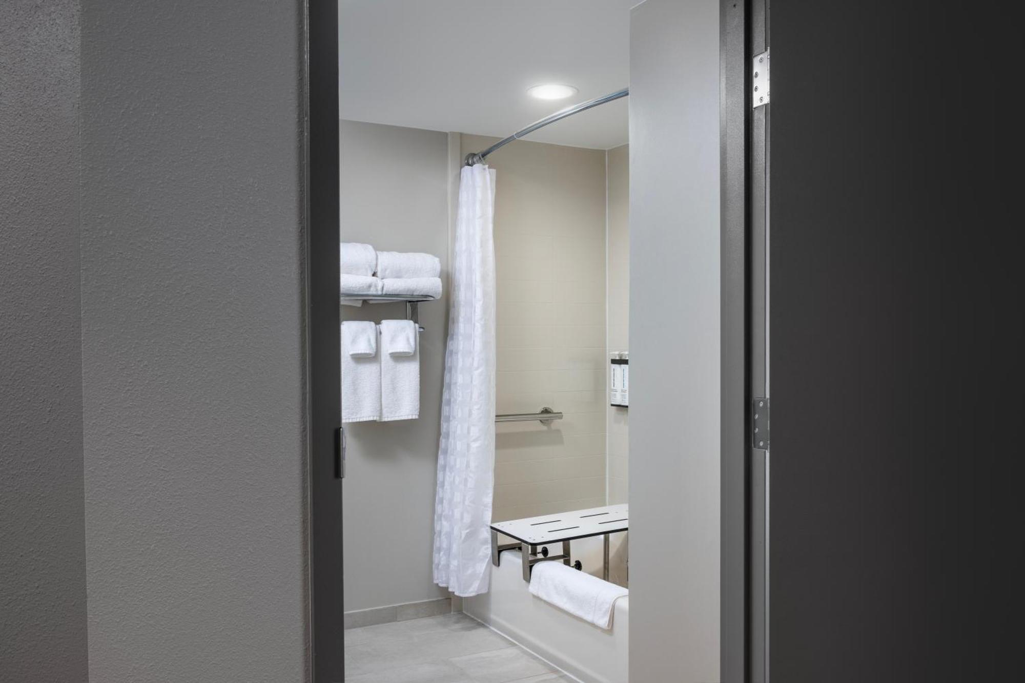 Hyatt Place Riverwalk 3*