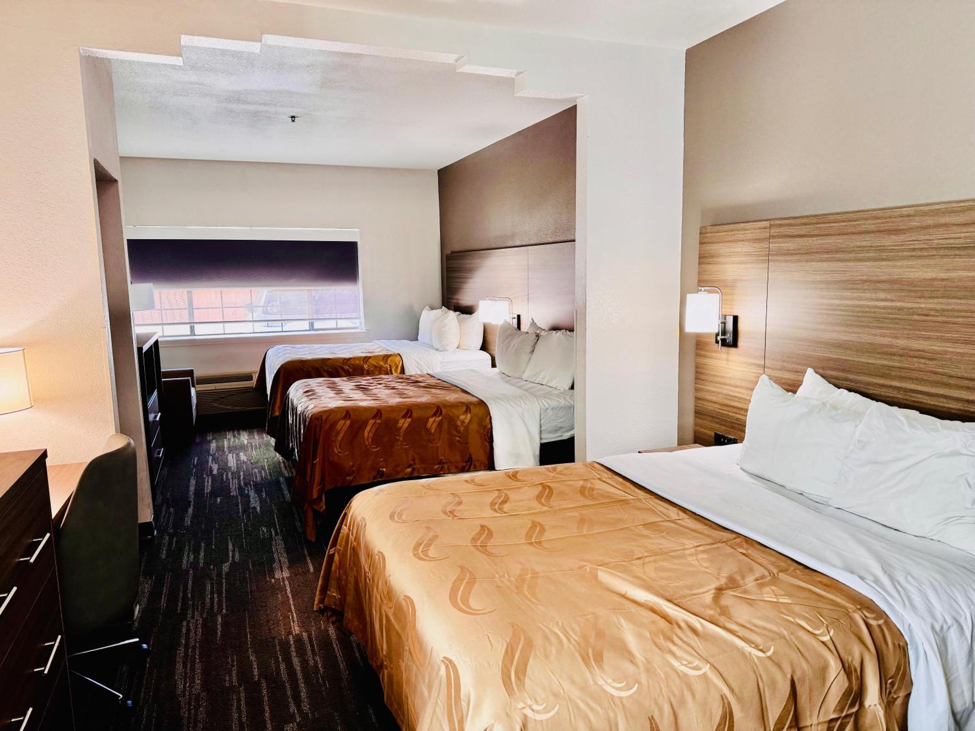 Quality Near Seaworld - Lackland Hotel