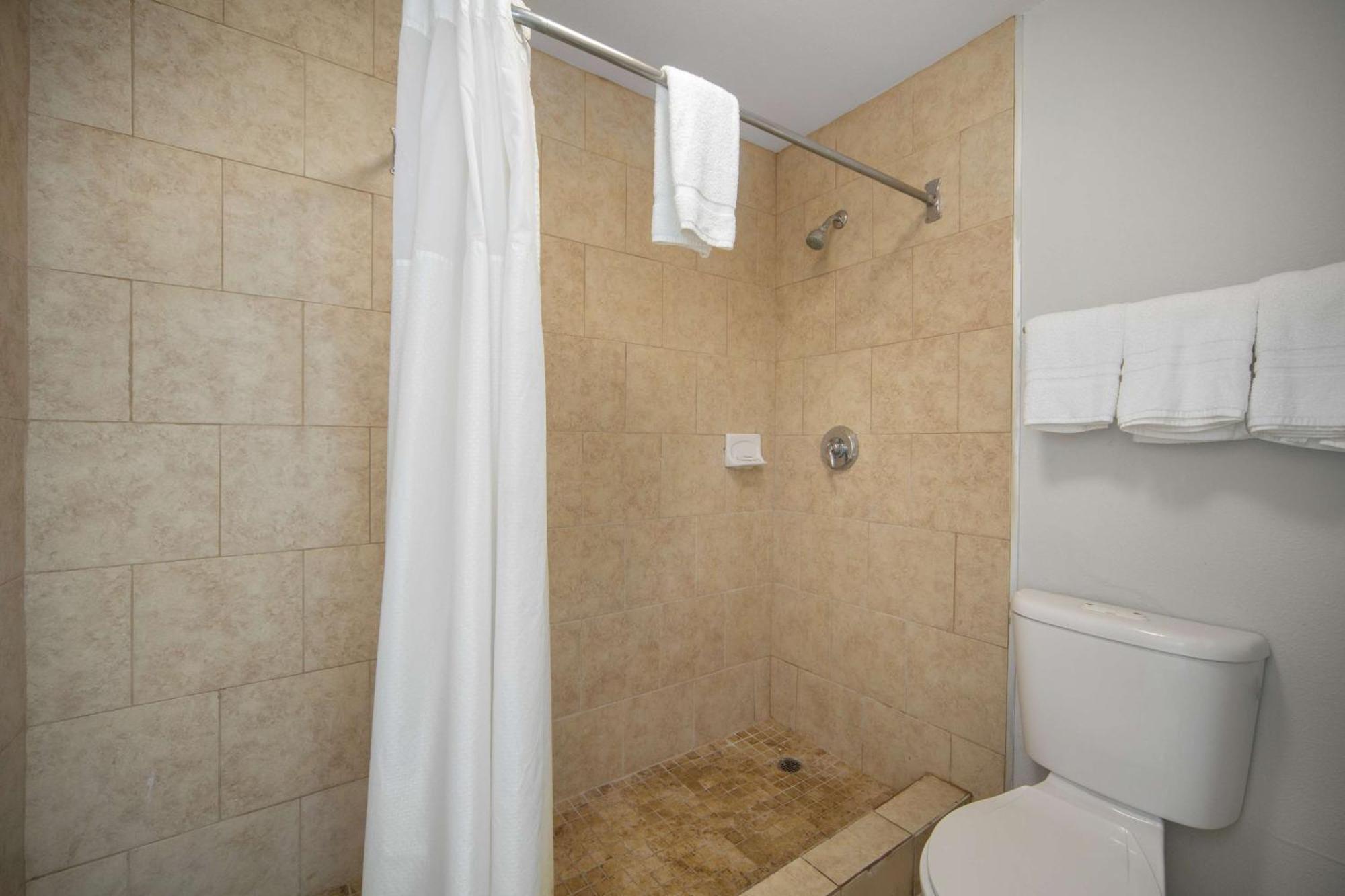 6 San Antonio, Tx I-35 North Corridor Hotel 2*