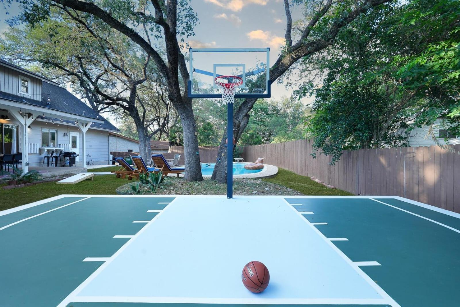 Holiday home Sportscourt & Pool Indoor Slide~games~ Family Fun San Antonio
