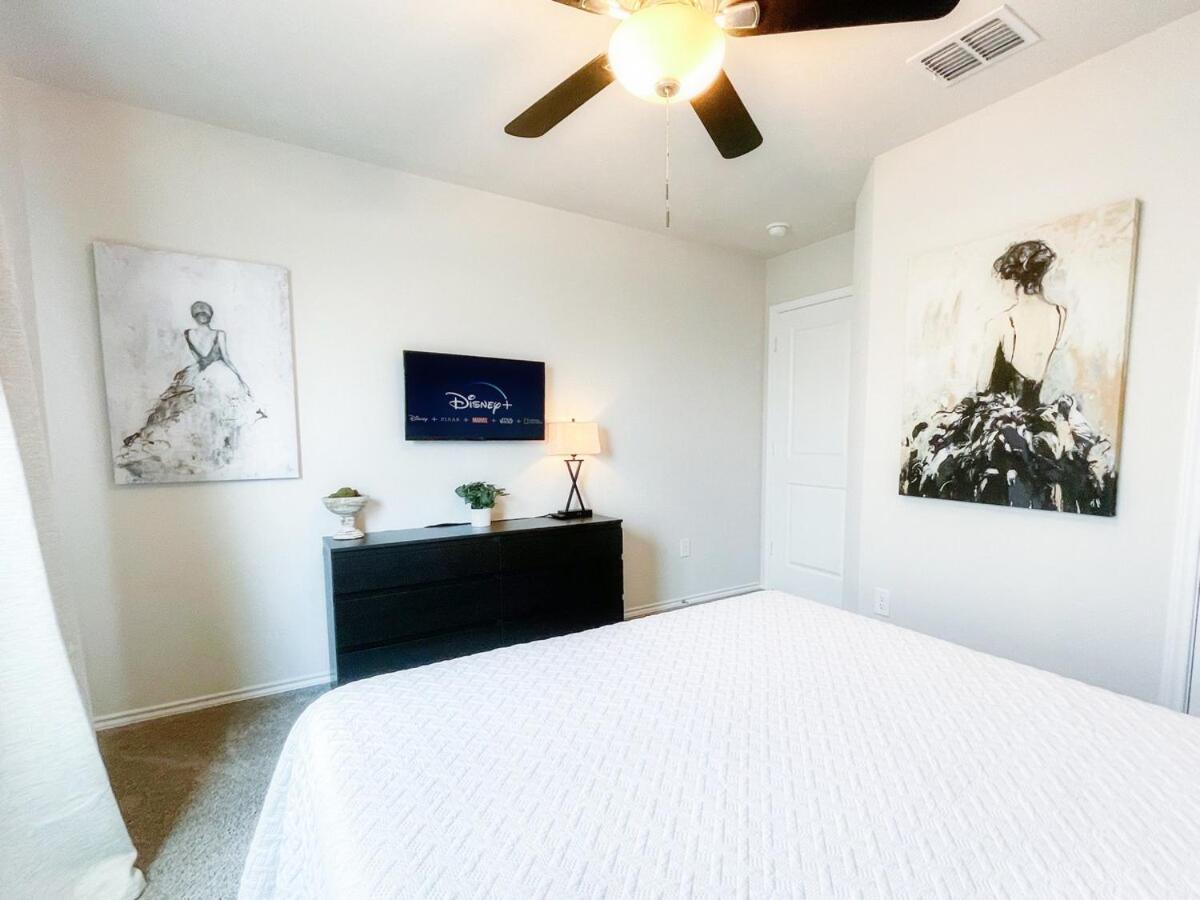 Holiday home Stylish Family Near Lackland Pool *