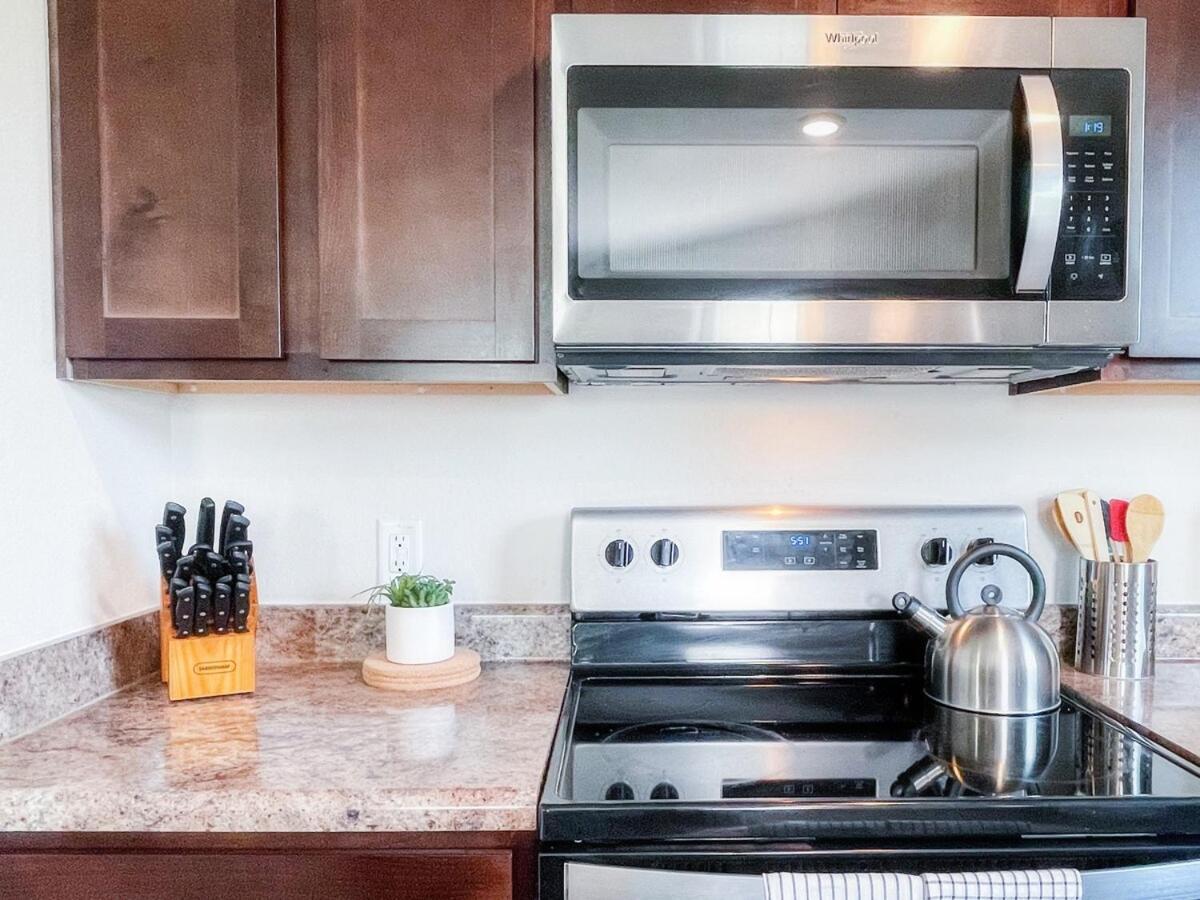 Stylish Family Near Lackland Pool Holiday home San Antonio