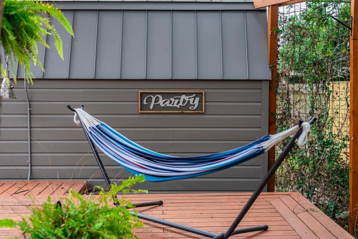 Holiday home Serene Pool & Firepit In Stunning By Airport San Antonio