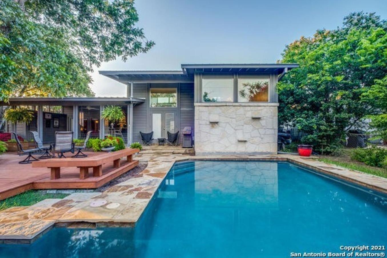 Holiday home Serene Pool & Firepit In Stunning By Airport *