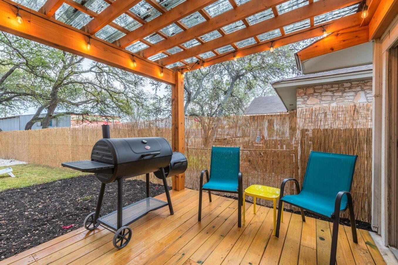 Luxurious With Hot Tub & Tree Deck By 6flags Holiday home