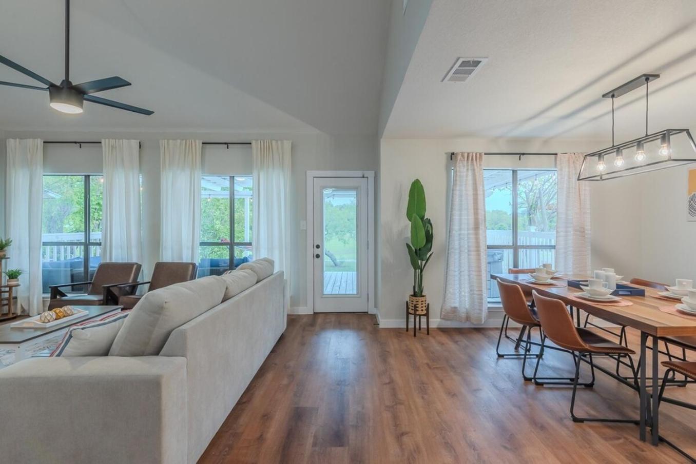 Holiday home Stunning Deck, Hot-tub View To & Golf Course San Antonio