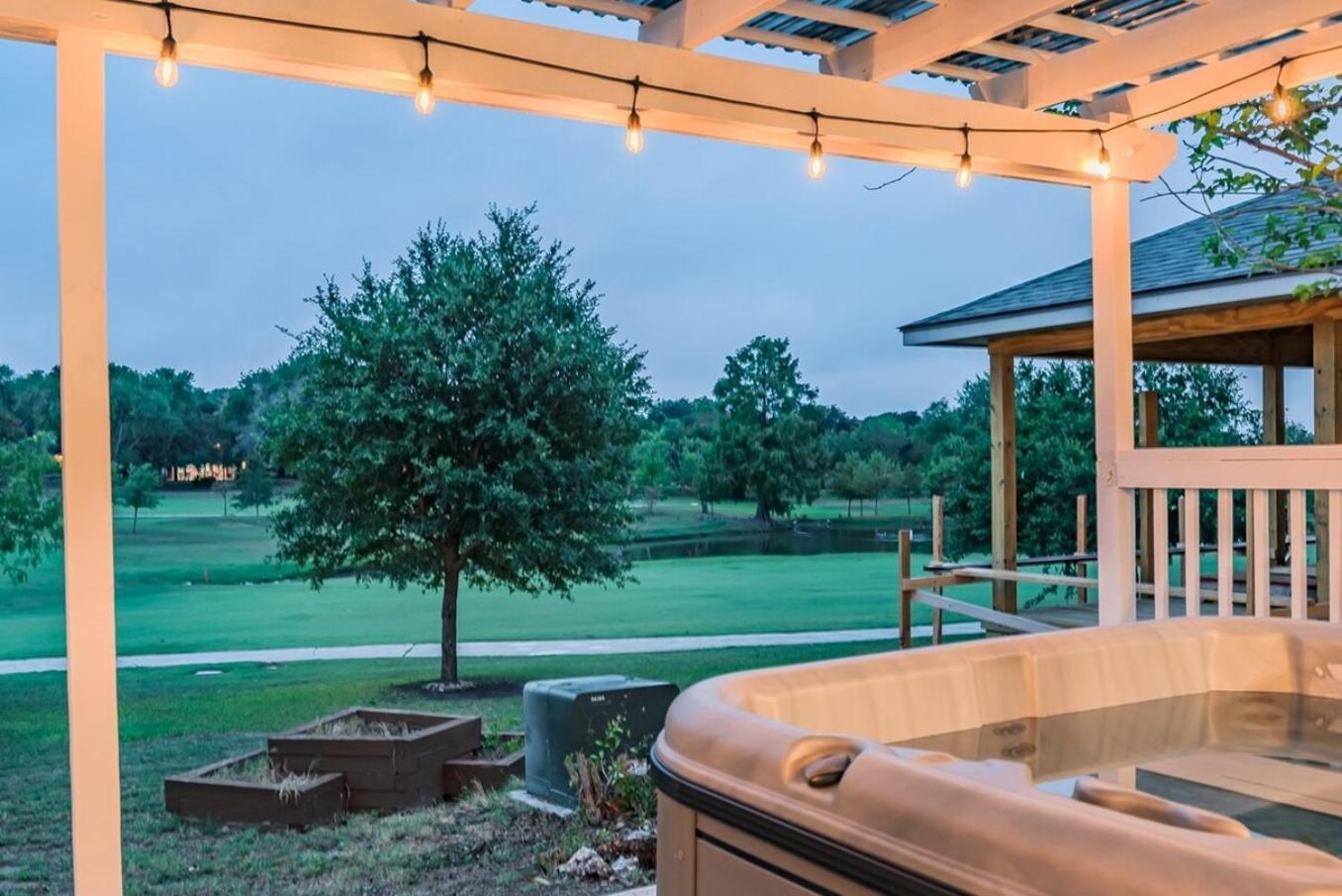 Stunning Deck, Hot-tub View To & Golf Course * San Antonio