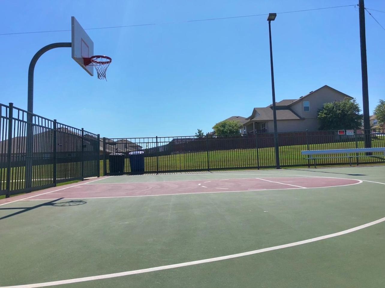 Luxury 6br Home, Game By Lackland & Seaworld Holiday home *