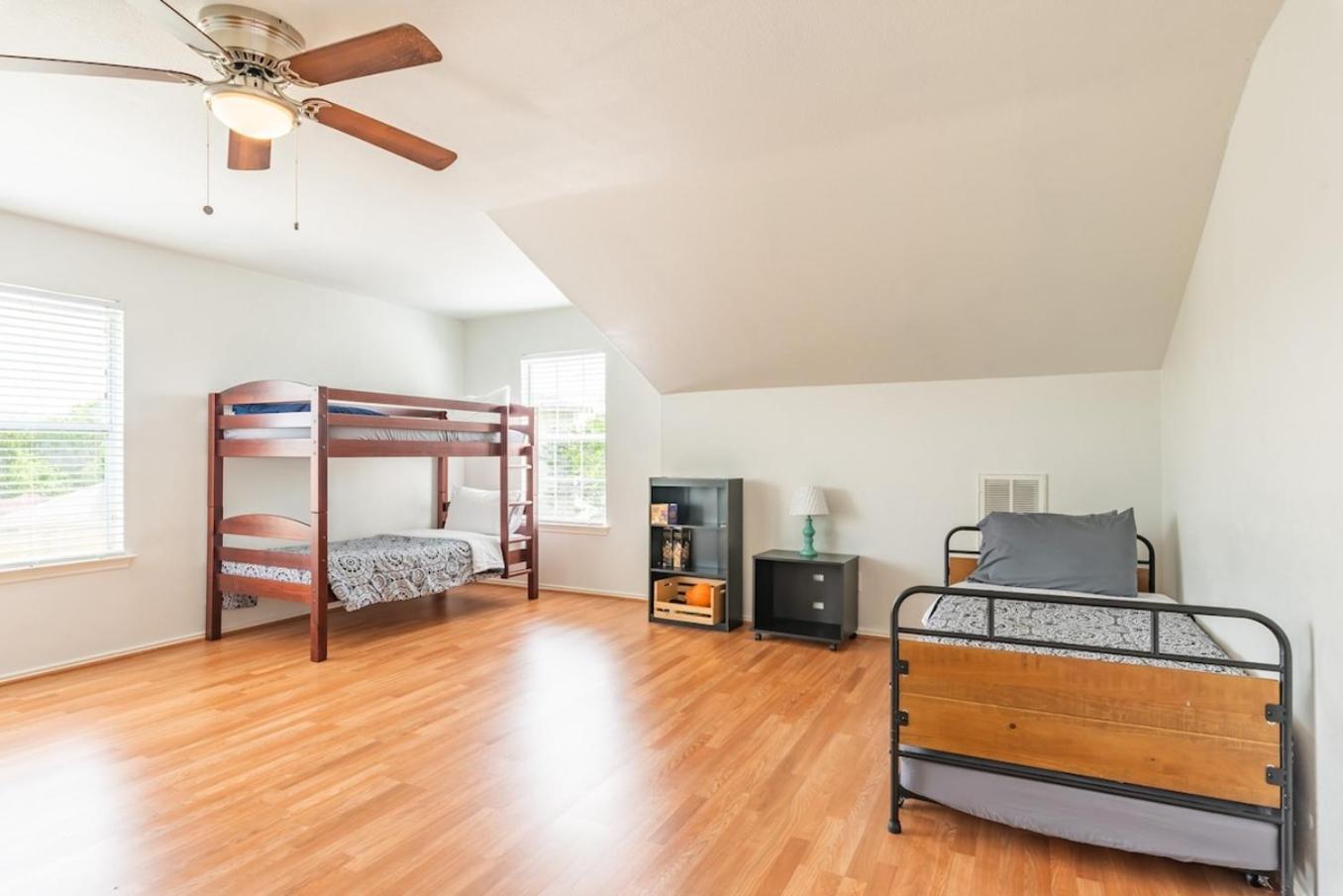 Luxury 6br Home, Game By Lackland & Seaworld Holiday home