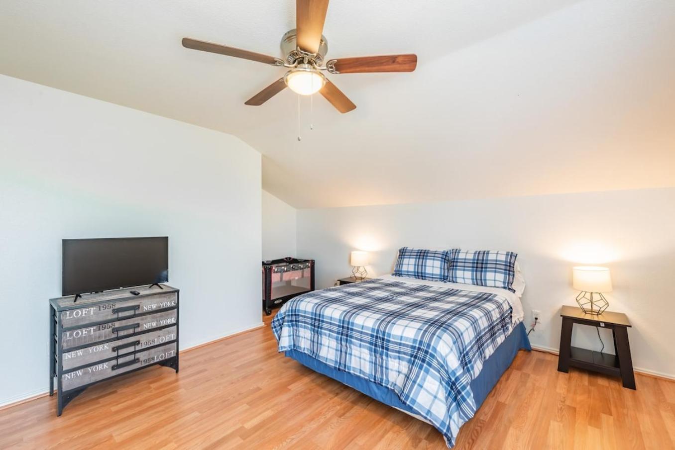 Luxury 6br Home, Game By Lackland & Seaworld Holiday home *