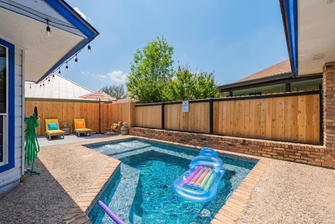 Fun 'n Sun Heated Pool & Gameroom By Fiesta Texas San Antonio