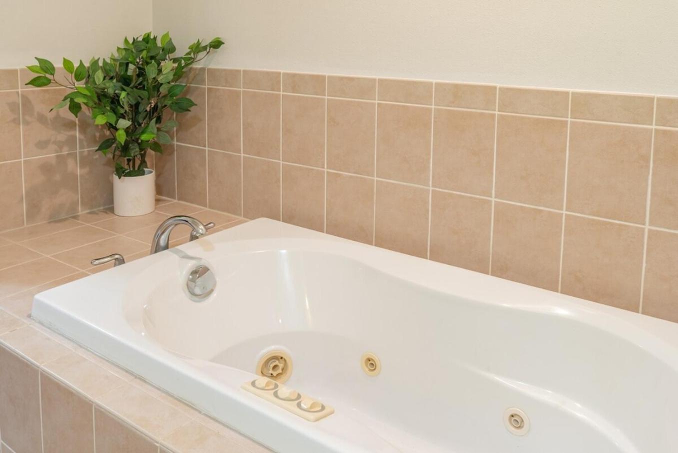 Holiday home Luxury House By Fiesta Texas & Seaworld With Pool *