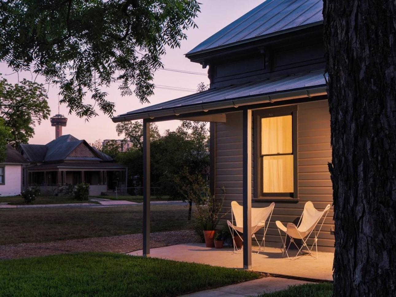Cozy Nr Dt River Walk, Alamo Wifi Yard Bbq Holiday home *