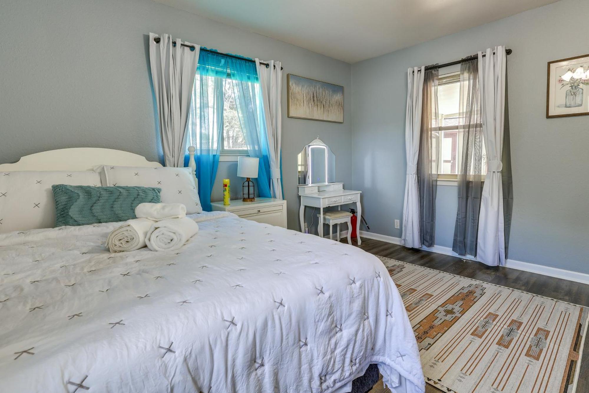 Holiday home Family And Pet Friendly Stay - 15 Min To Downtown Six Flags Seaworld Very Close To Hospitals