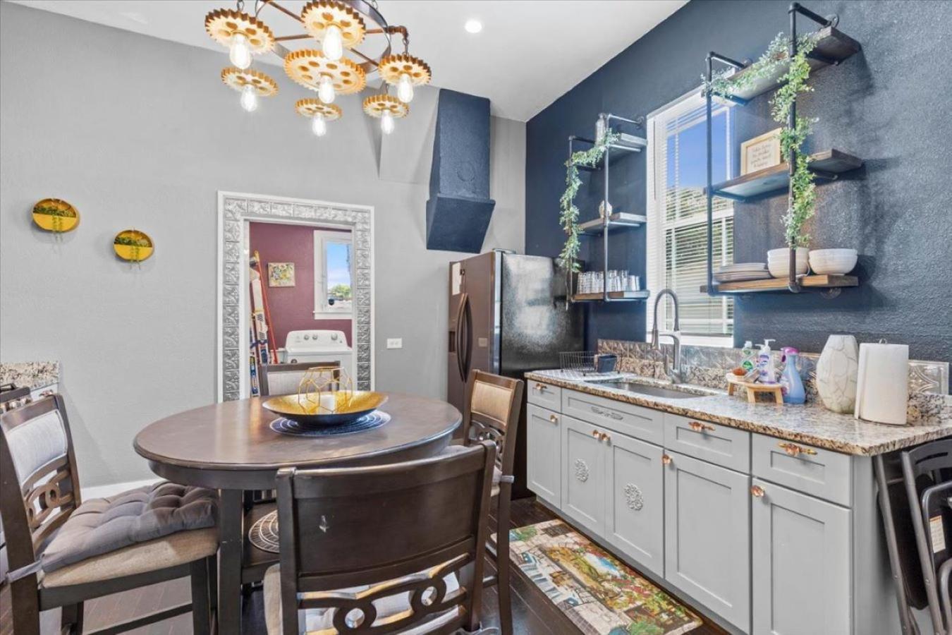 3 Bdr 2 Bth Downtown Free Parking At The Alamodome Holiday home San Antonio