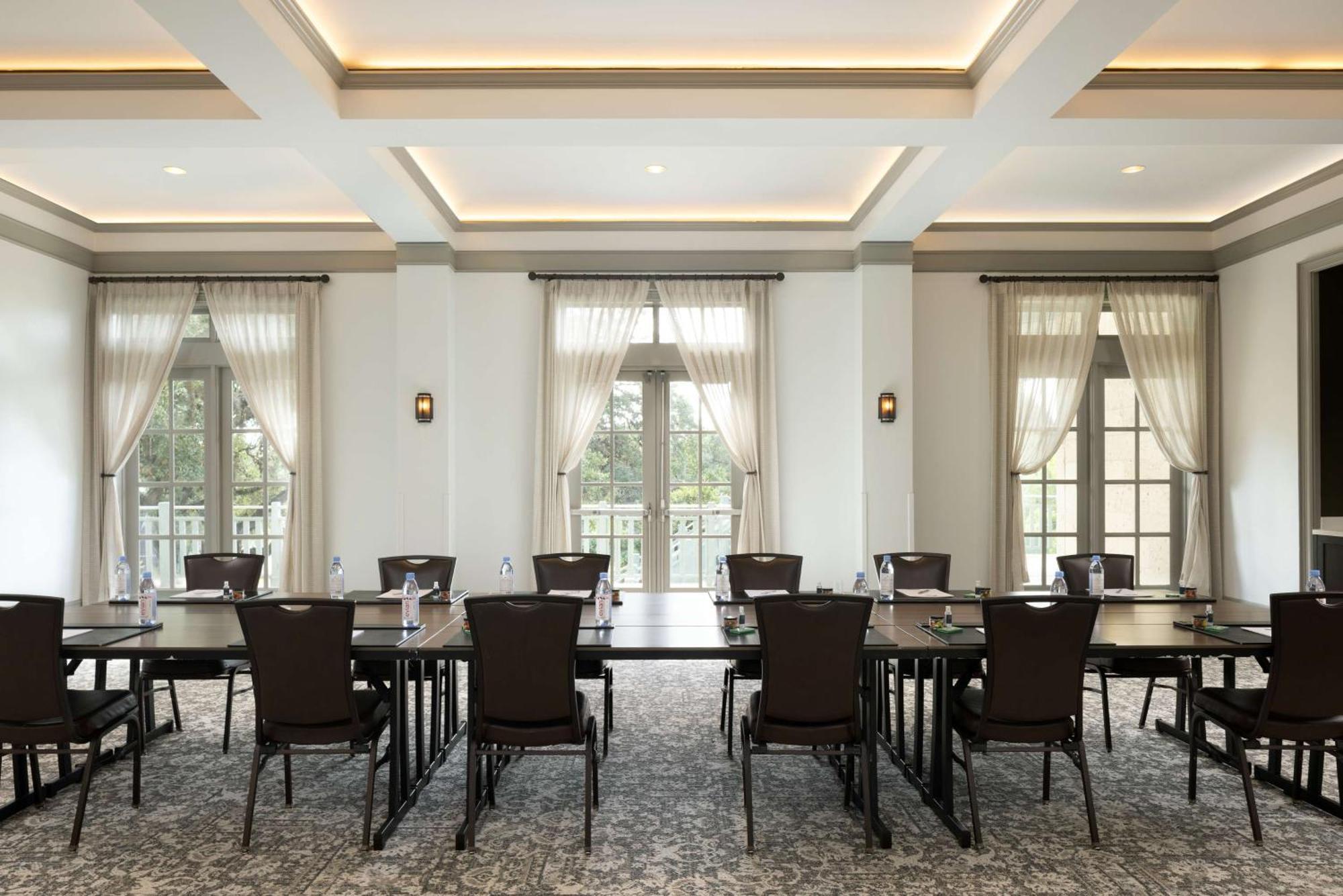 Hyatt Regency Hill Country & Hotel