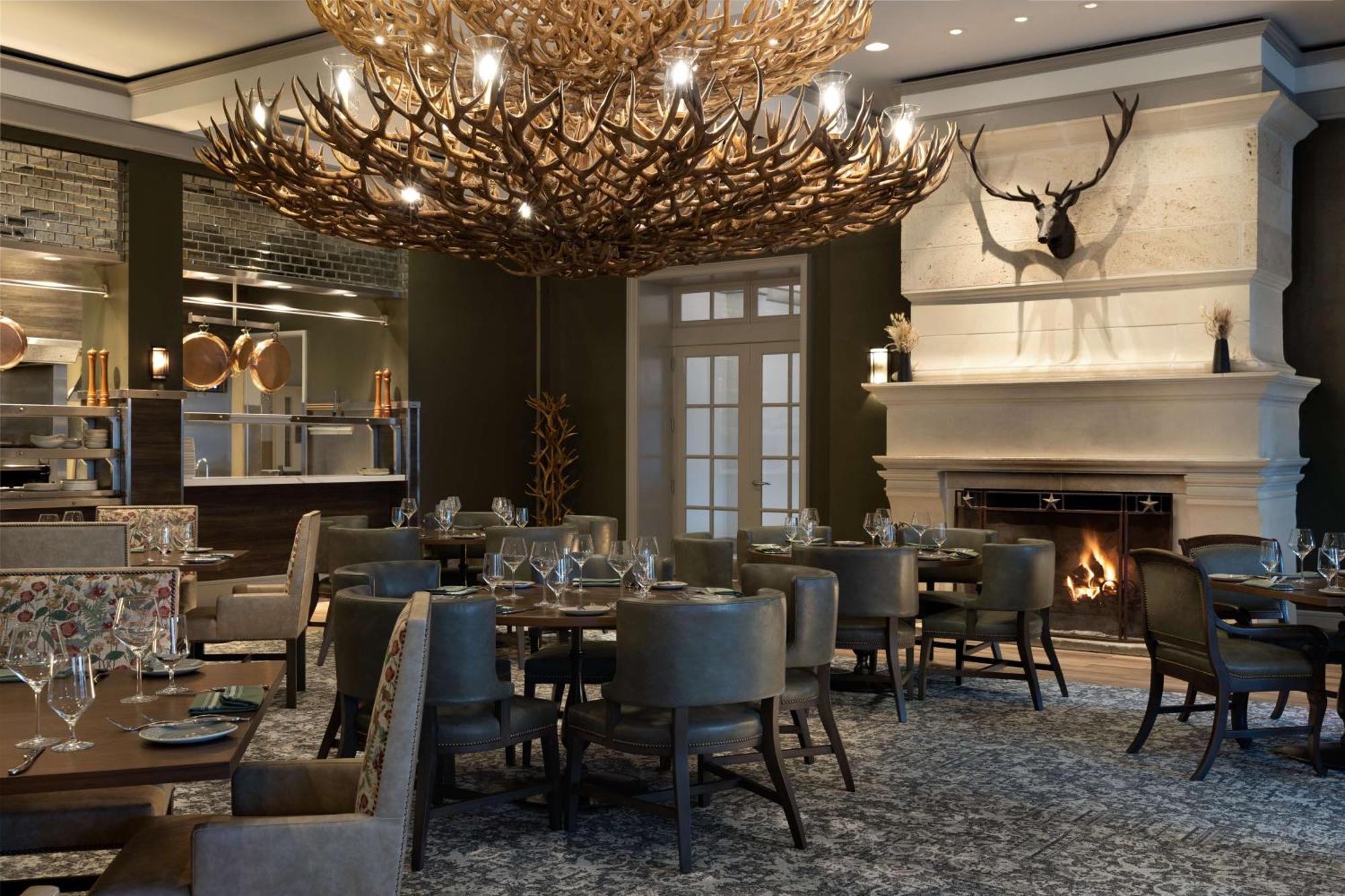 Hyatt Regency Hill Country & Hotel 4*