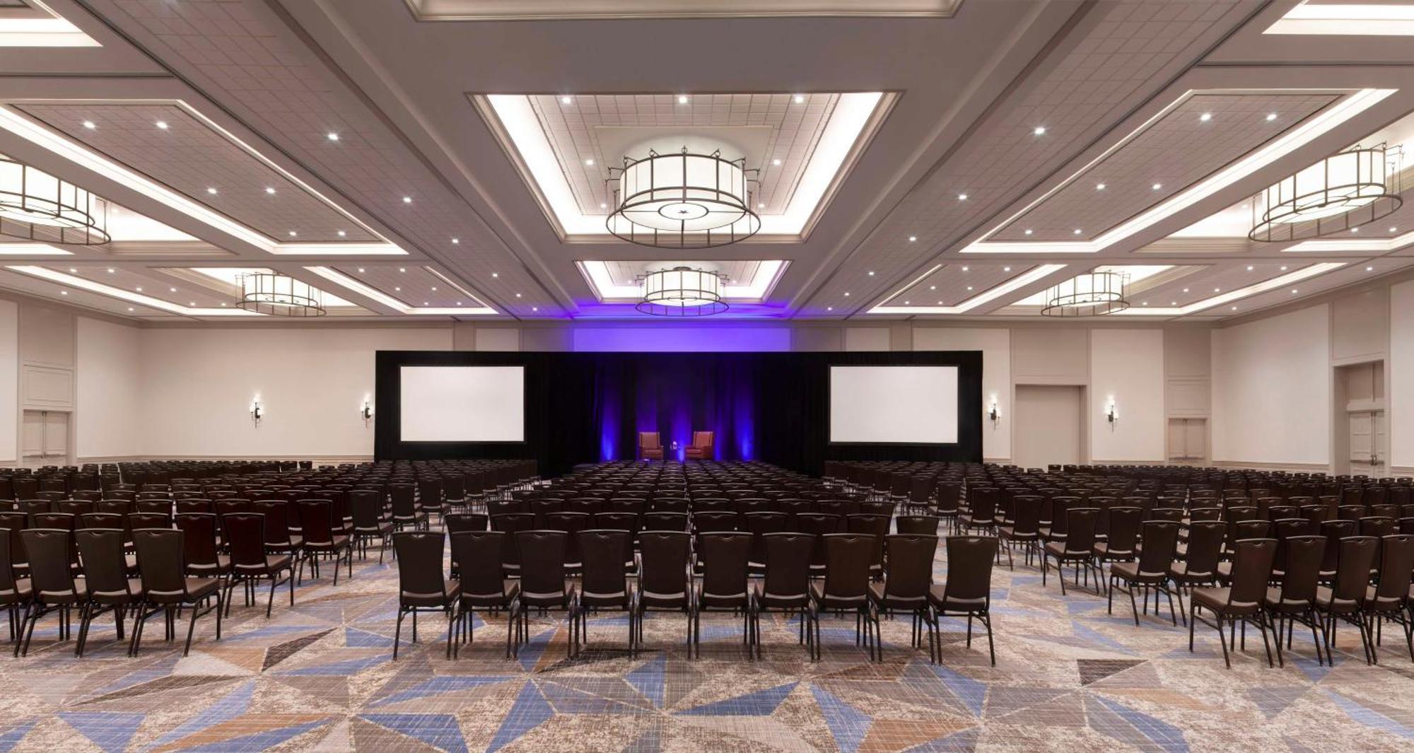 Hyatt Regency Hill Country & 4*