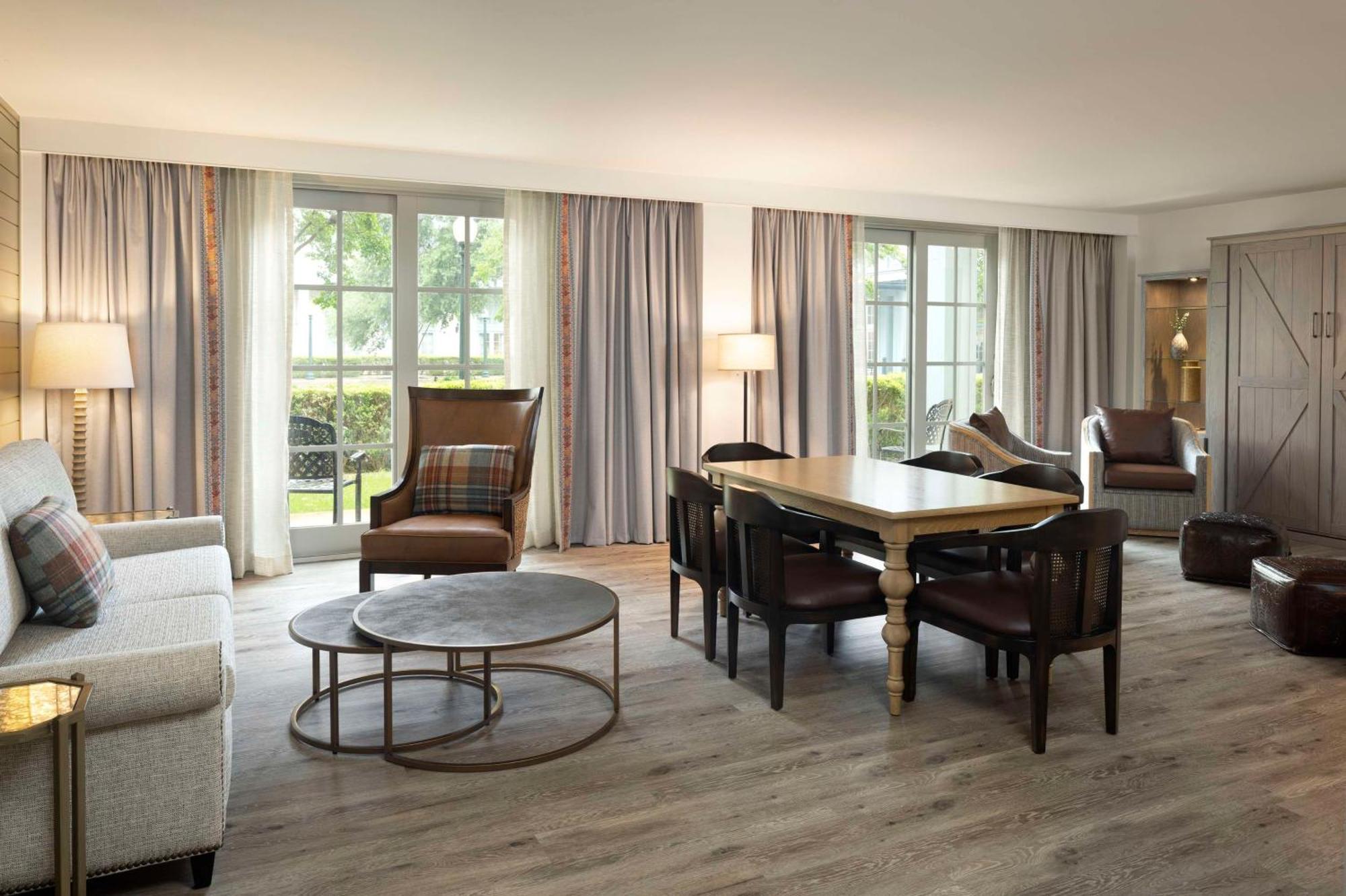 Hyatt Regency Hill Country & 4*