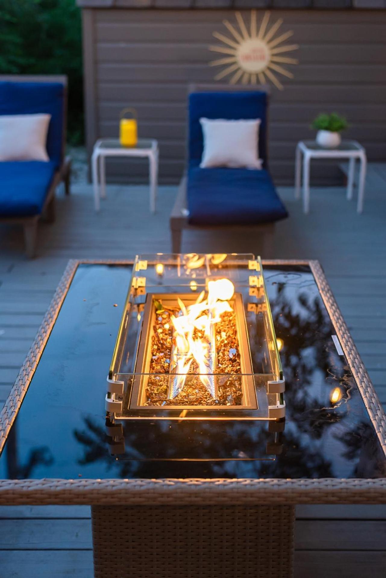 Holiday home Serene Pool & Firepit In Stunning By Airport