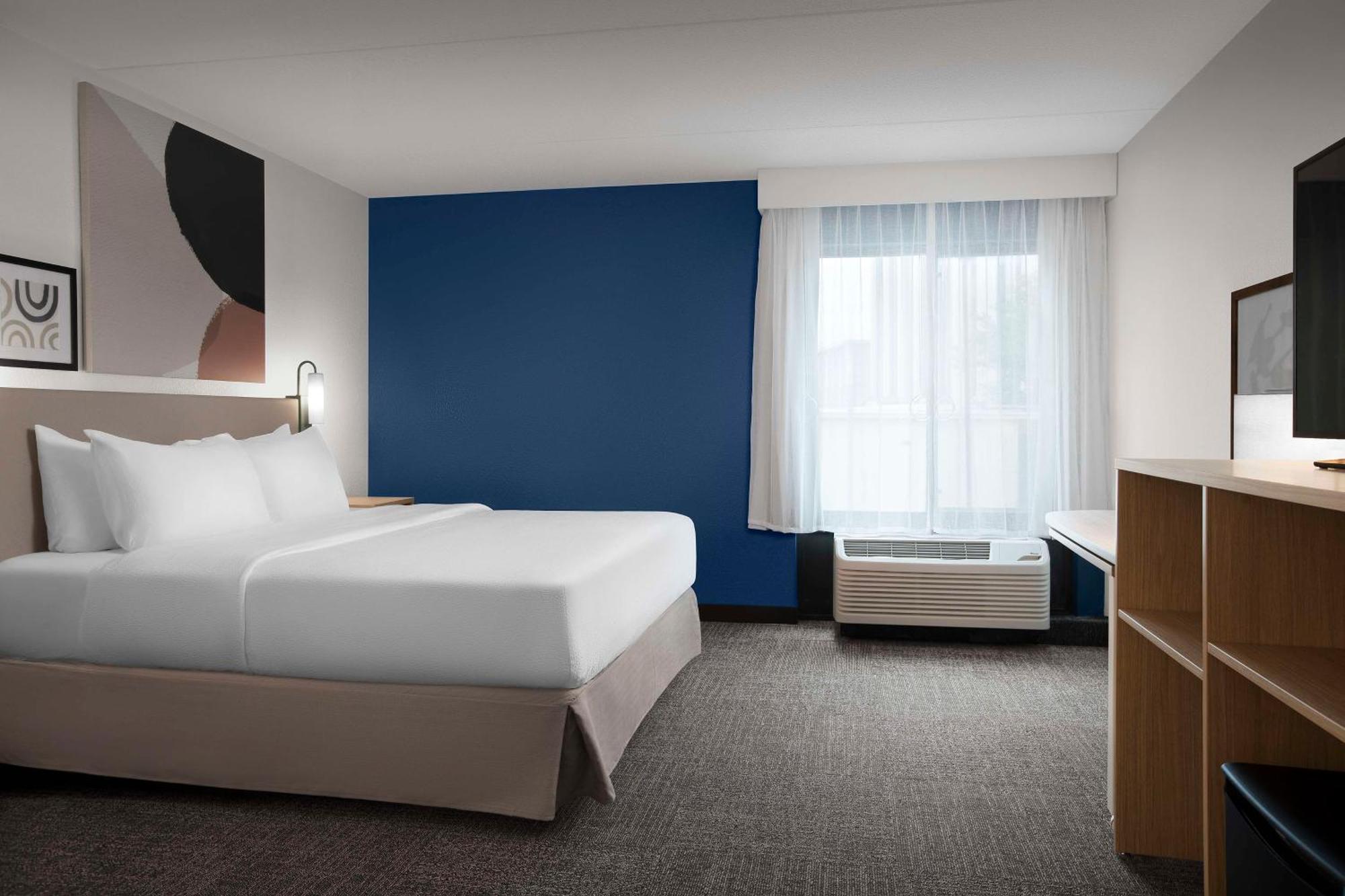 Hotel Spark By Hilton Airport