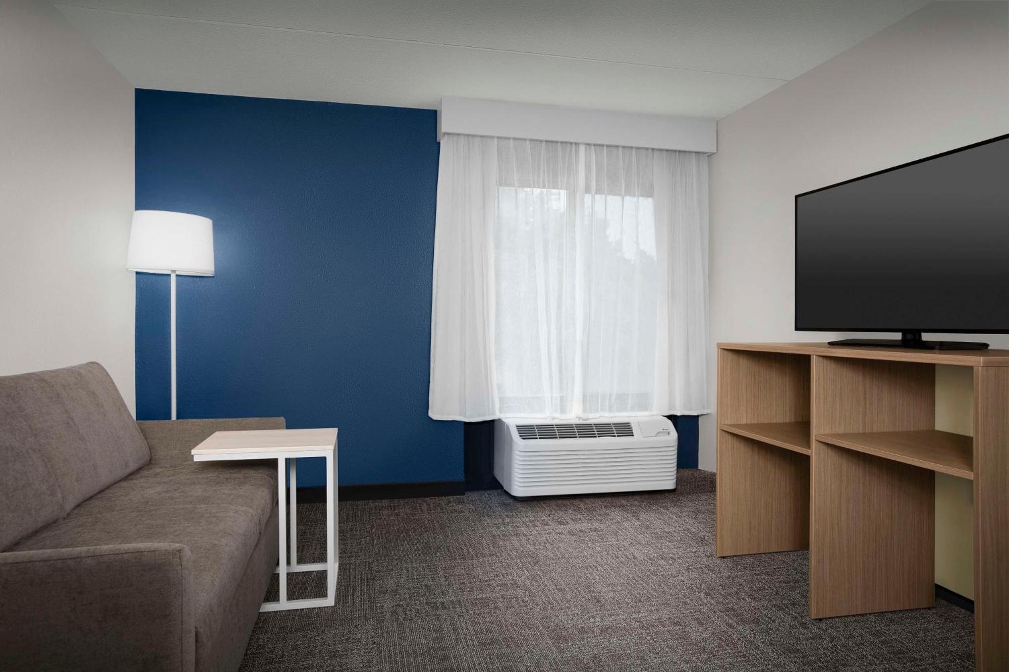Spark By Hilton Airport 3*