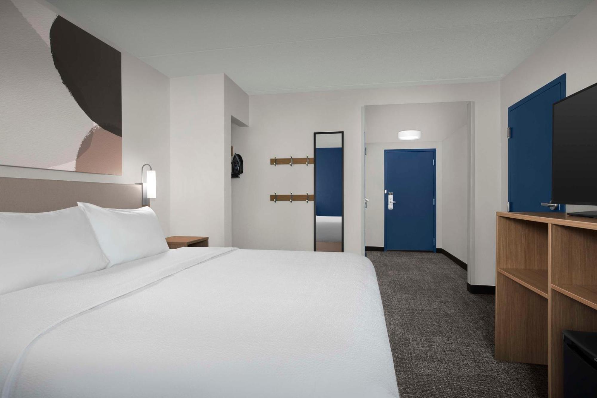 Spark By Hilton Airport Hotel 3*