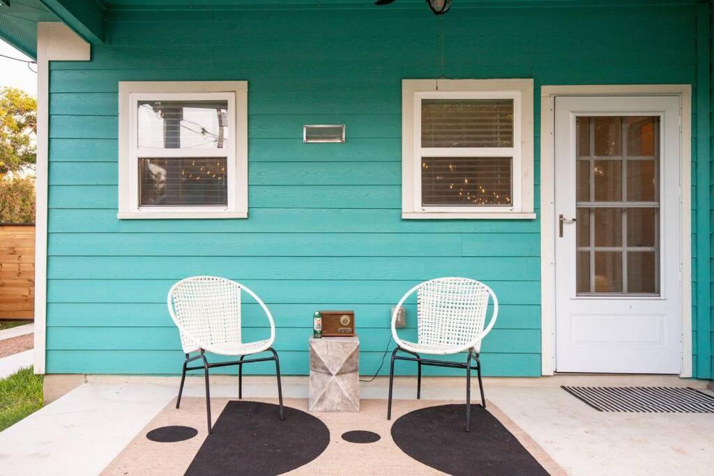 Pool - Theater King Bed & 7 Minutes To Riverwalk Holiday home San Antonio