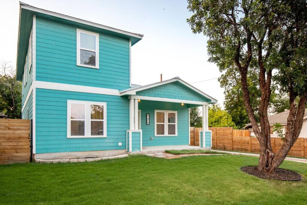 Pool - Theater King Bed & 7 Minutes To Riverwalk Holiday home
