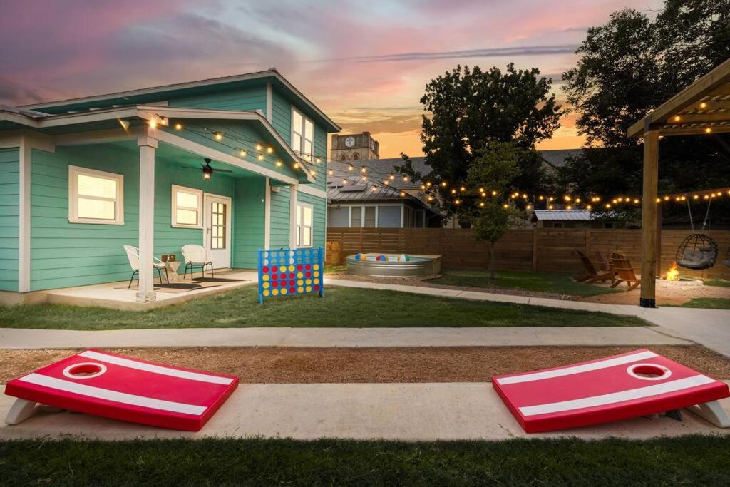 Pool - Theater King Bed & 7 Minutes To Riverwalk Holiday home