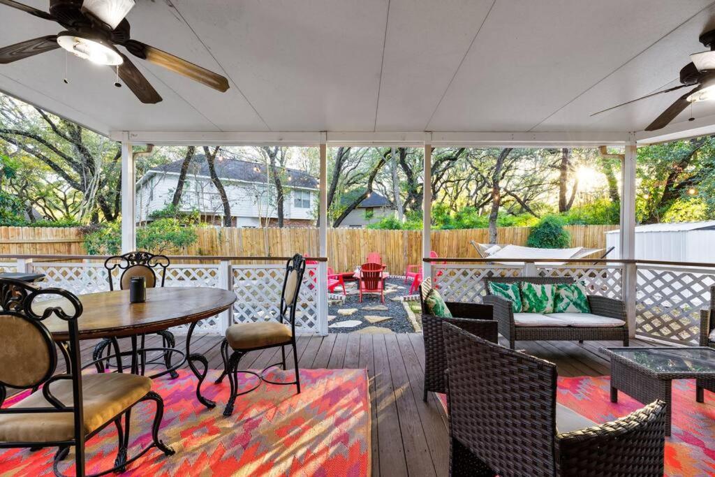 Holiday home Rare Find! Heatd Pool Gameroom Spring Special! San Antonio