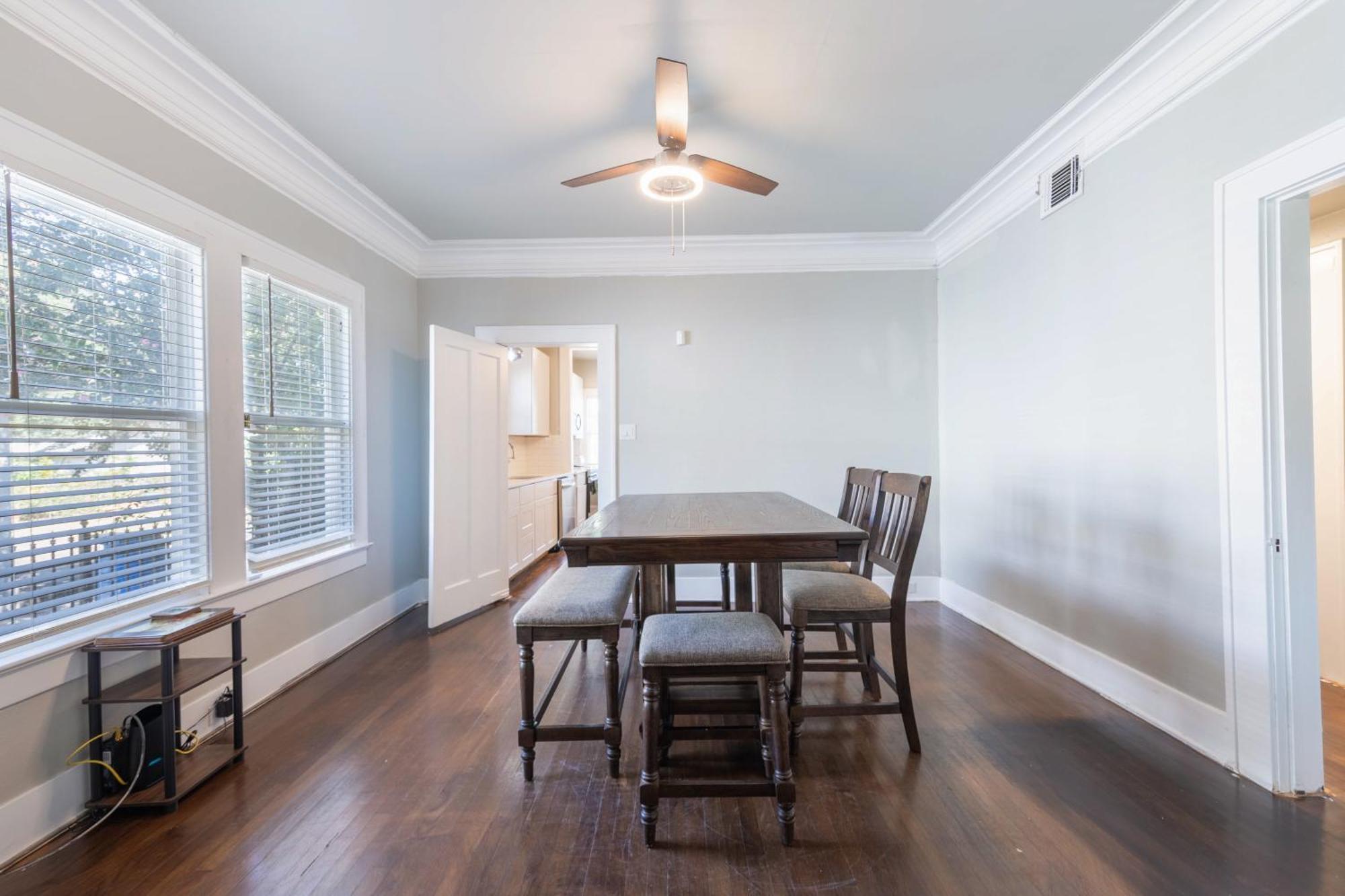Luxurious 3 Bedroom Near Downtown Holiday home *