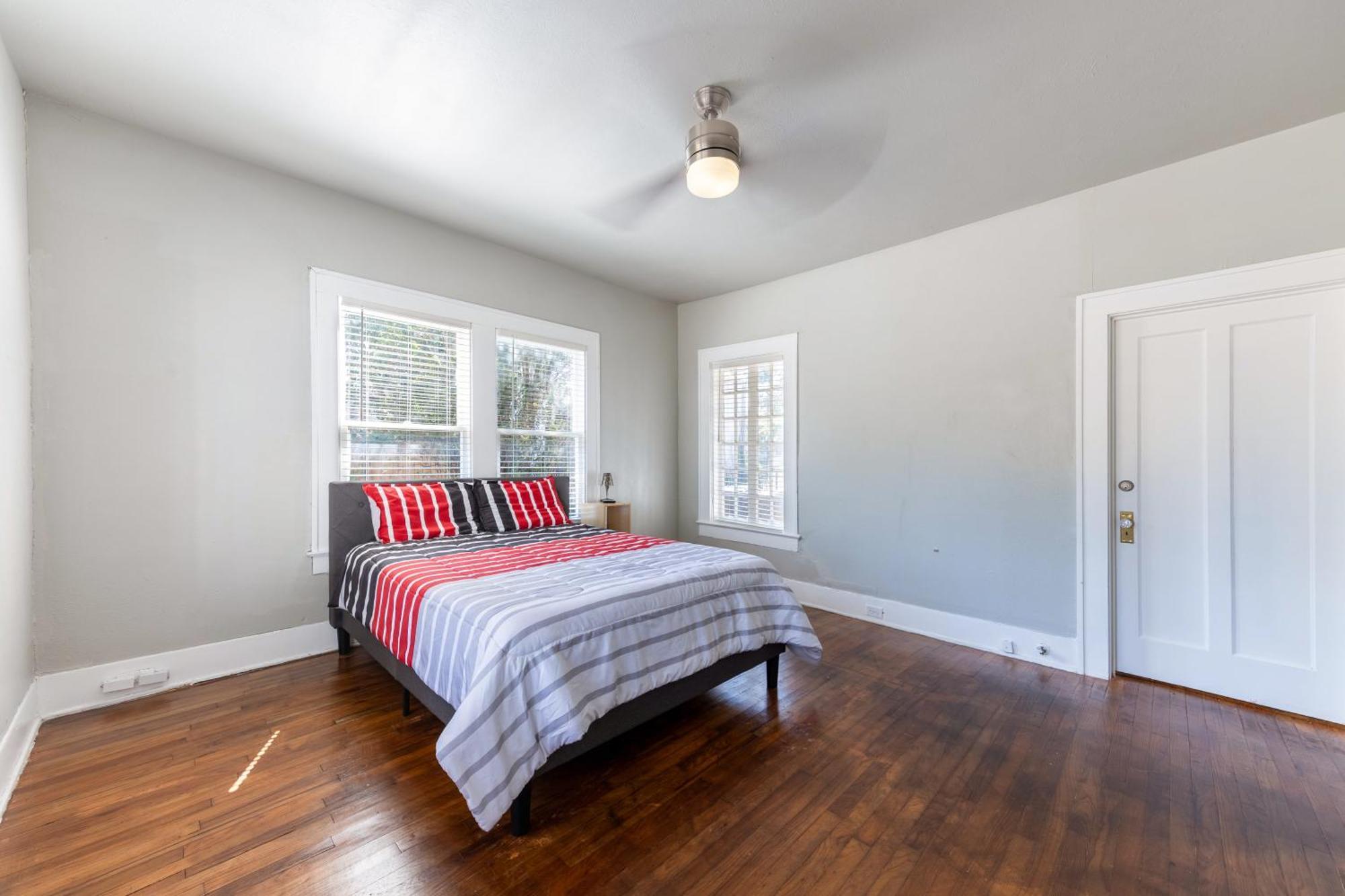 Luxurious 3 Bedroom Near Downtown Holiday home San Antonio