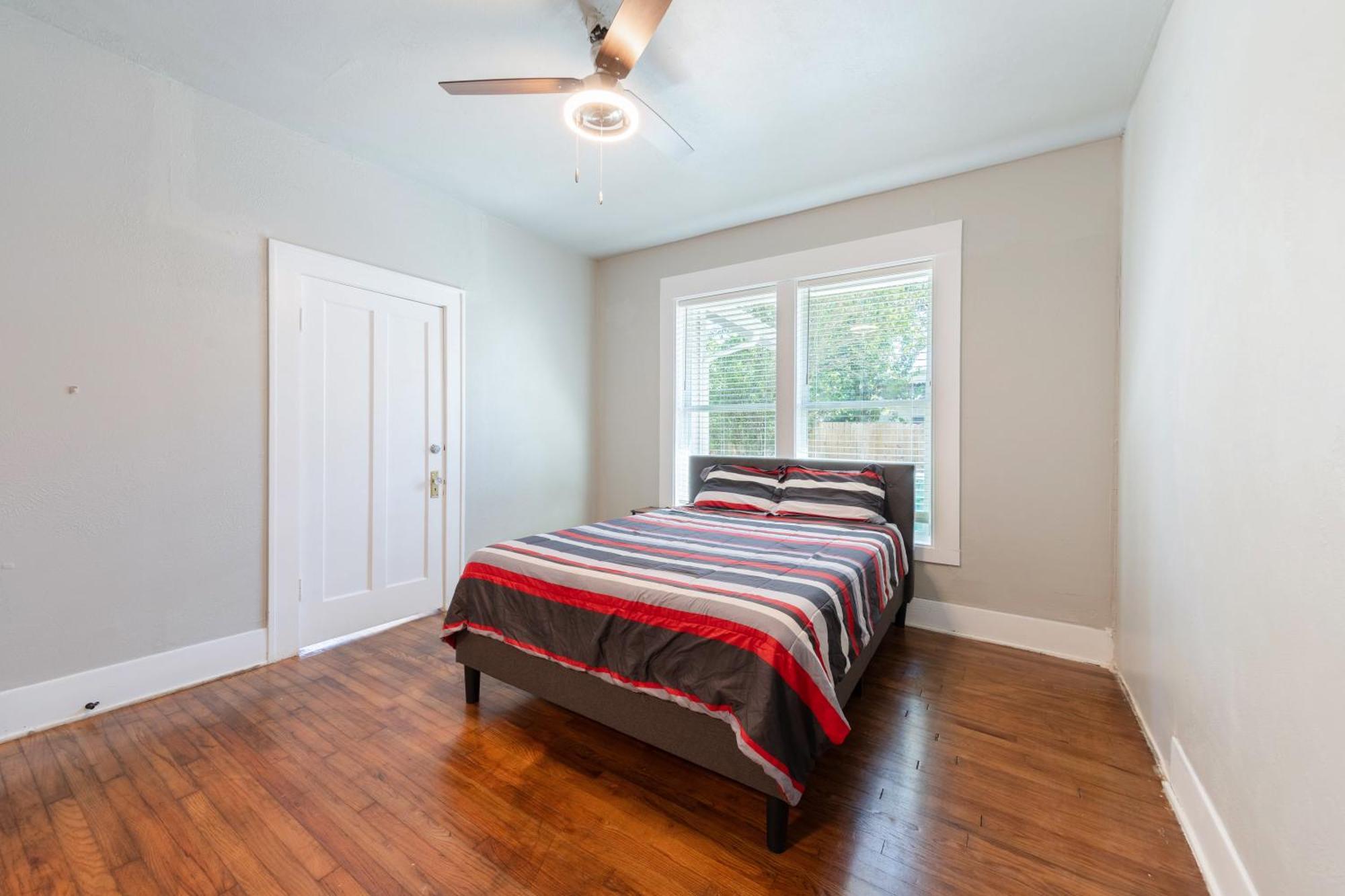Holiday home Luxurious 3 Bedroom Near Downtown