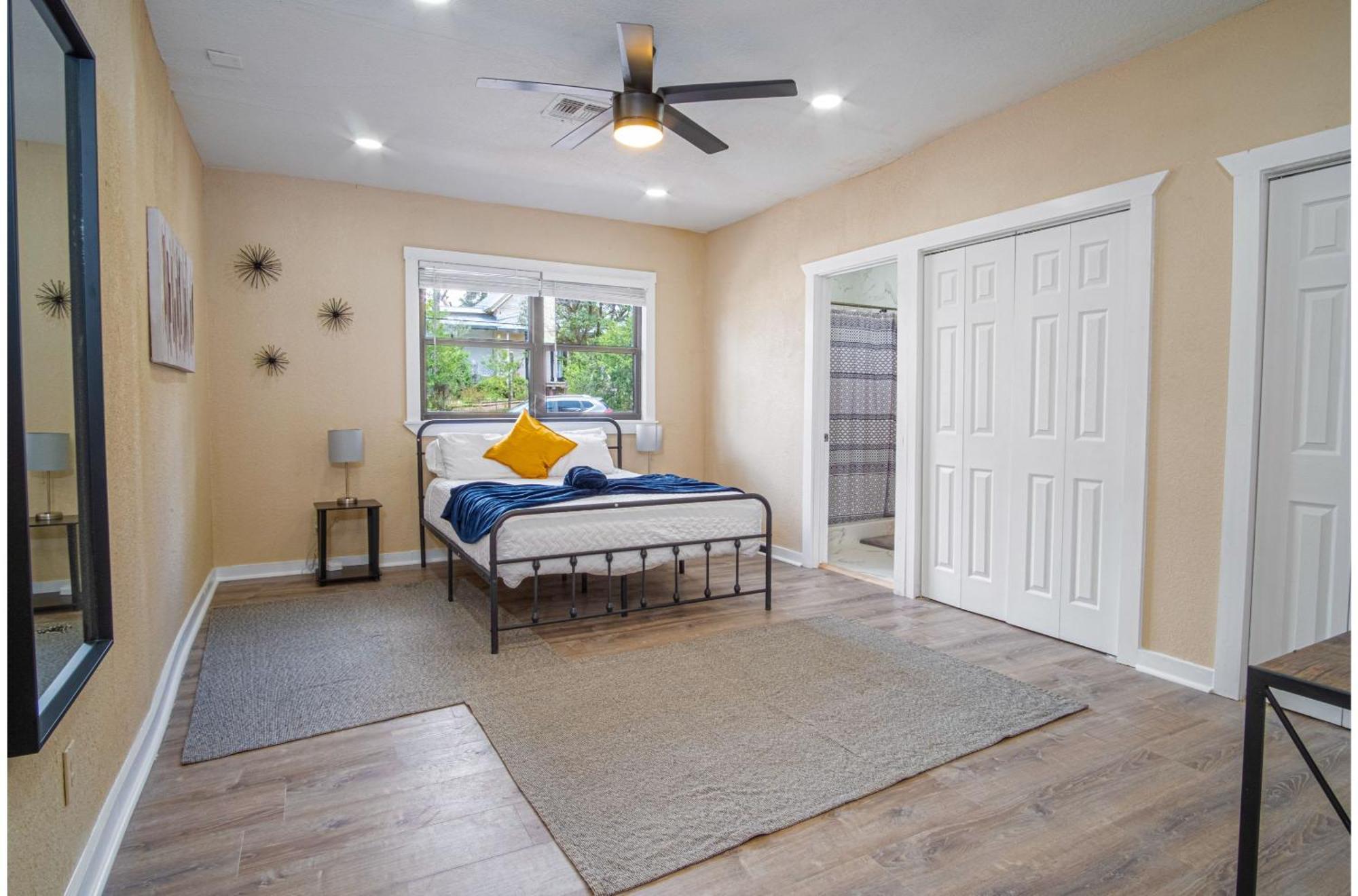 Holiday home Modern Living 3br2ba Close To Amazing Downtown *