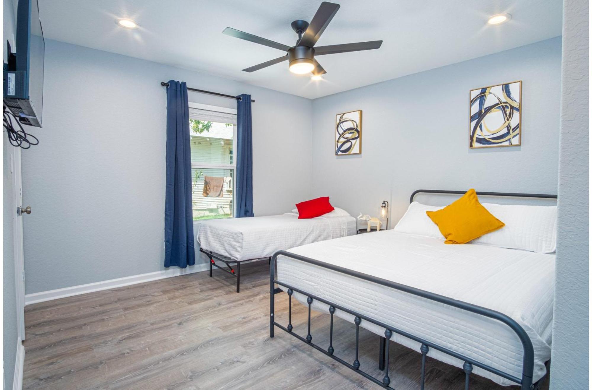 Comfortable 4br2.5ba Family Near Riverwalk *